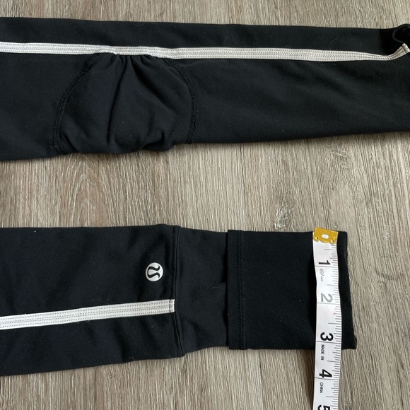 Lululemon Armwarmer - Picture 8 of 8